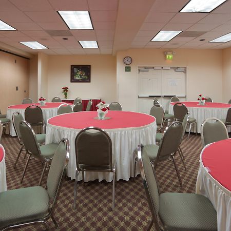 Holiday Inn Express & Suites Tracy By Ihg Exterior foto