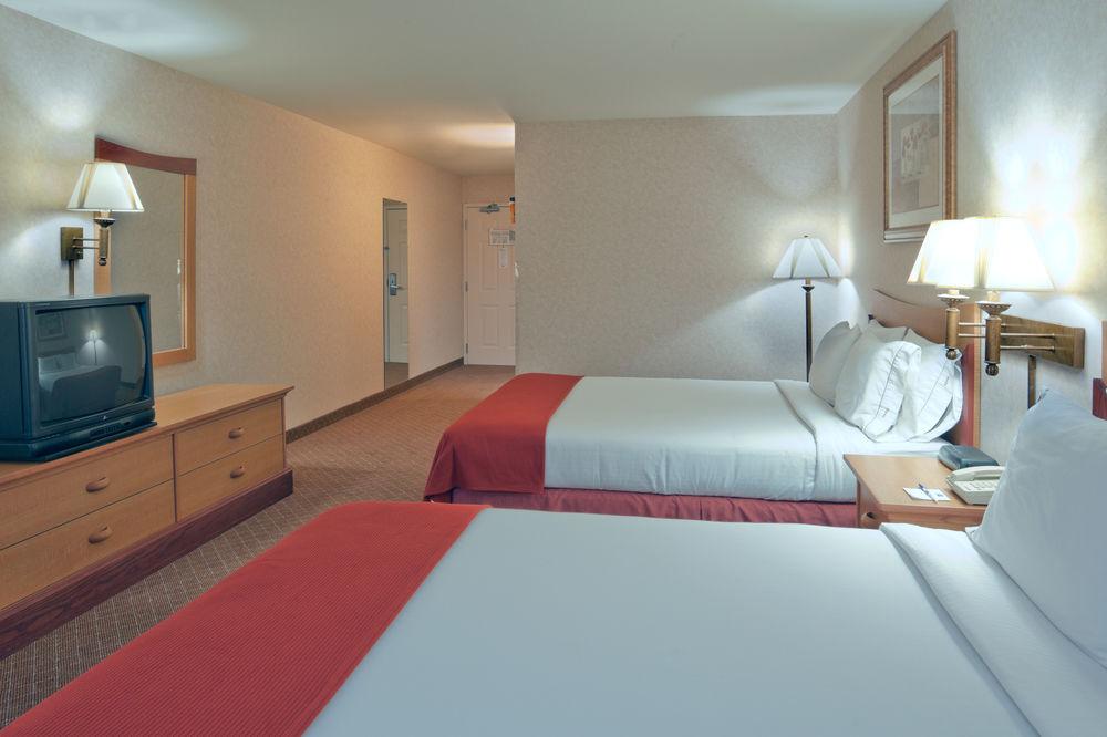 Holiday Inn Express & Suites Tracy By Ihg Exterior foto