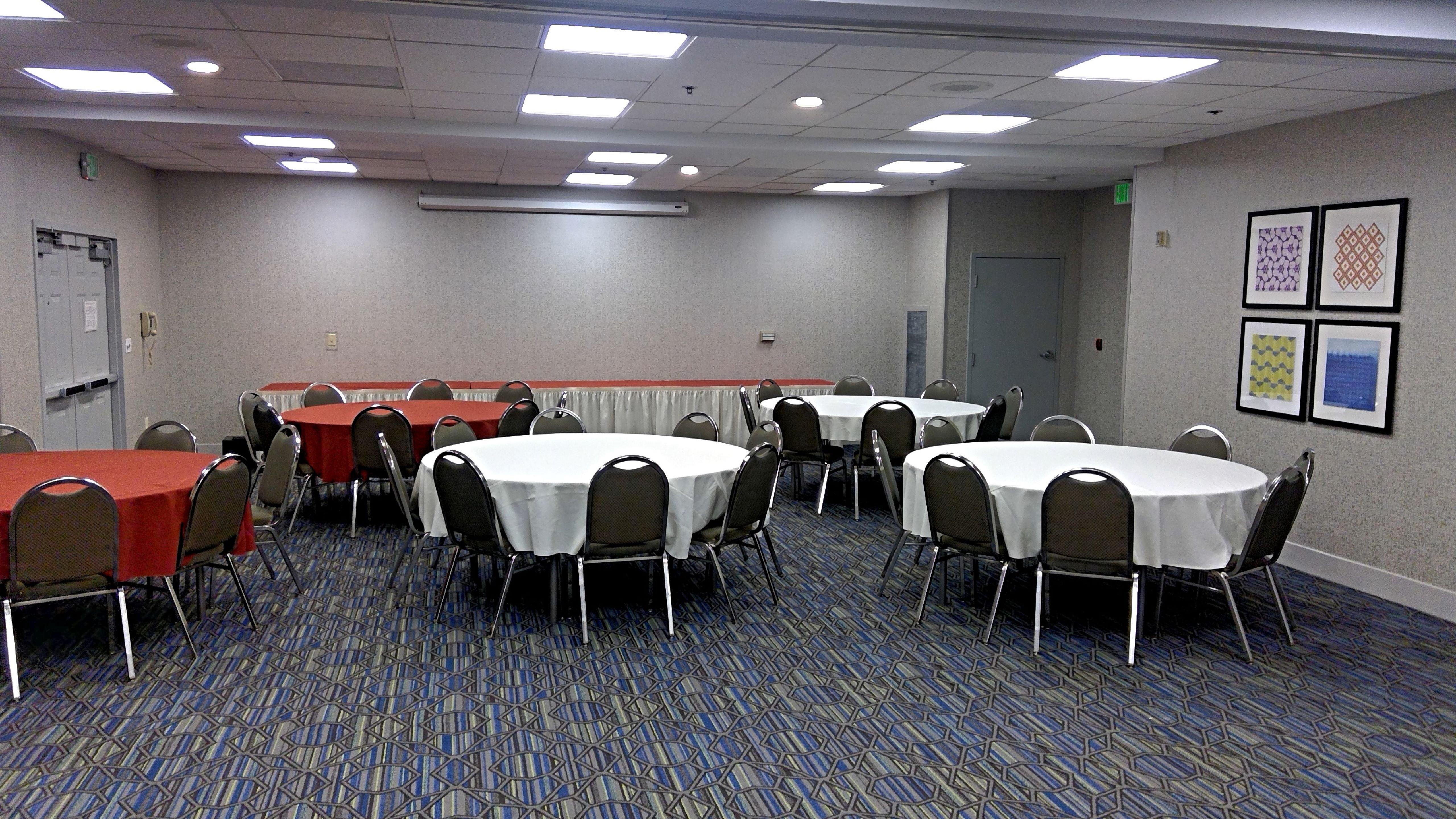 Holiday Inn Express & Suites Tracy By Ihg Exterior foto